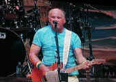 JimmyBuffett2007 (46).JPG (293469 bytes)